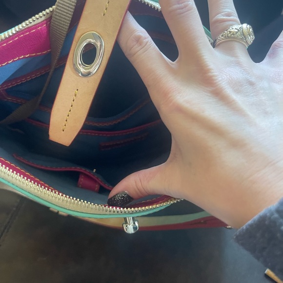 Dooney & Bourke: Claremont Patent Hobo - Picture 4 of 10